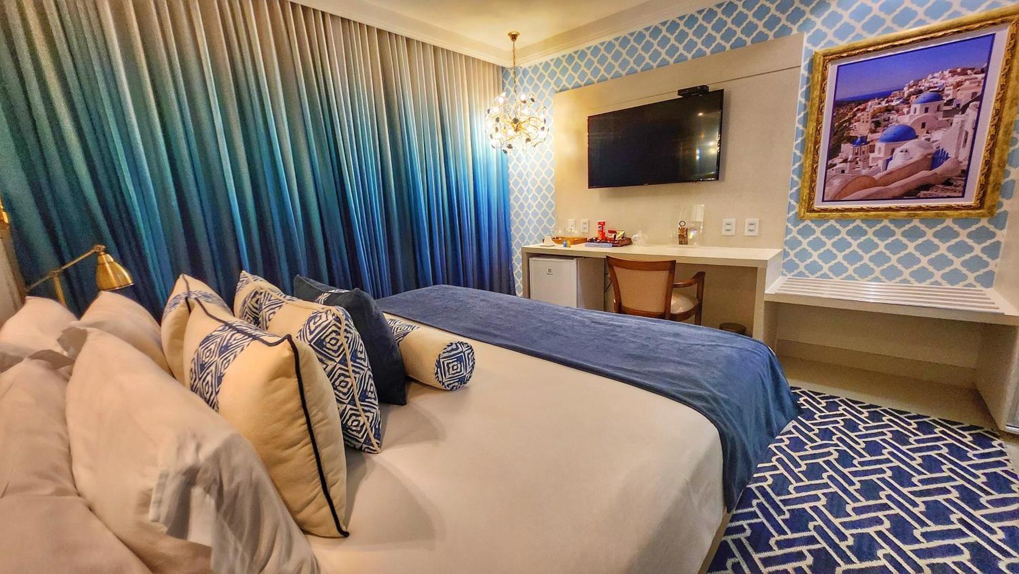 Golden Lis Hotel Boutique Goiania Bagian luar foto A room at the hotel