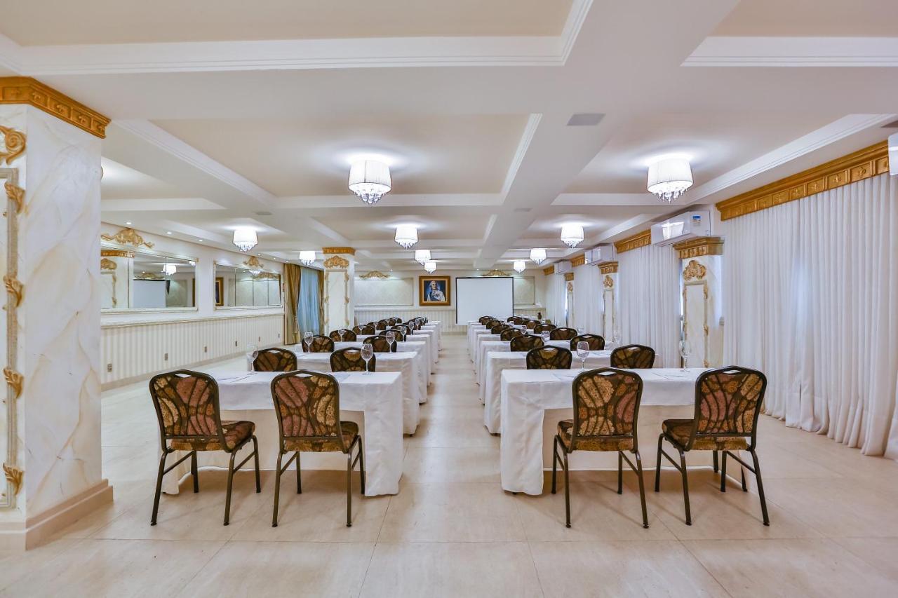 Golden Lis Hotel Boutique Goiania Bagian luar foto The conference room